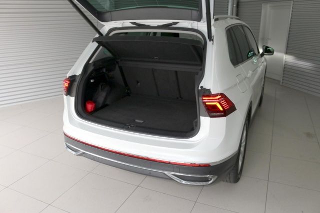 Fahrzeugabbildung Volkswagen Tiguan Elegance 1.5 TSI DSG AHK LED-Matrix Alu19