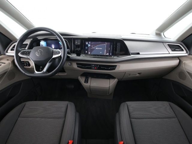 Fahrzeugabbildung Volkswagen T7 Multivan Life 1.5 TSI DSG Navi AHK Bluetooth