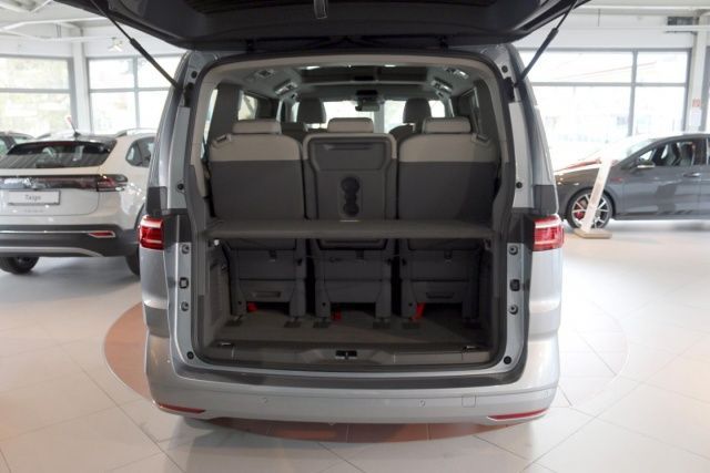 Fahrzeugabbildung Volkswagen T7 Multivan Life 1.5 TSI DSG 7-Sitzer AHK Navi