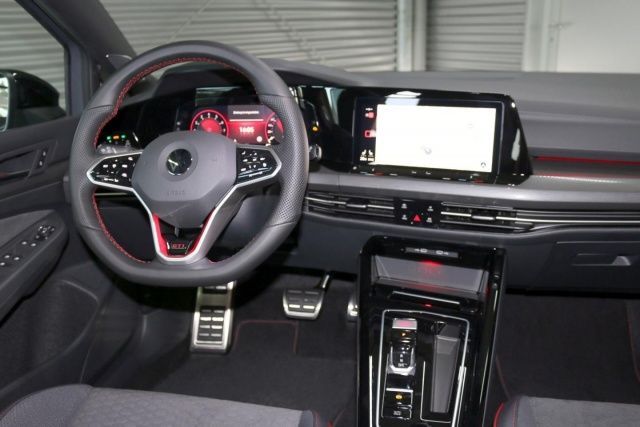 Fahrzeugabbildung Volkswagen Golf GTI Clubsport 2.0 l TSI OPF 221 kW (300 PS)