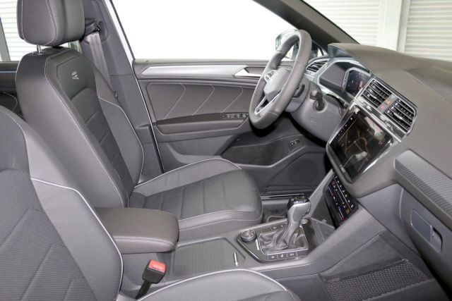 Fahrzeugabbildung Volkswagen Tiguan Allspace R-Line 2.0 TDI DSG 4x4 AHK Leder