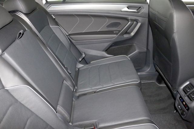 Fahrzeugabbildung Volkswagen Tiguan Allspace R-Line 2.0 TDI DSG 4x4 AHK Leder