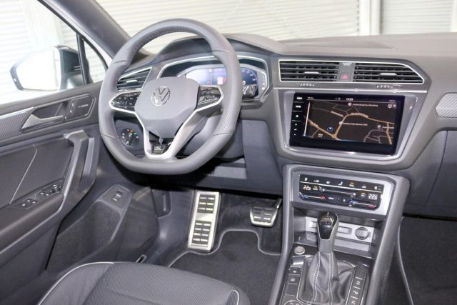 Fahrzeugabbildung Volkswagen Tiguan Allspace R-Line 2.0 TDI DSG 4x4 AHK Leder