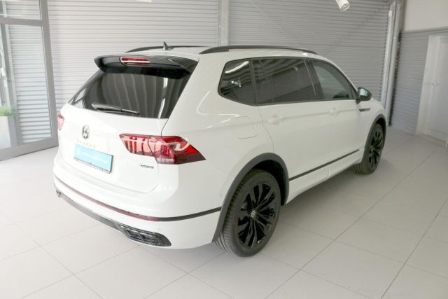 Fahrzeugabbildung Volkswagen Tiguan Allspace R-Line 2.0 TDI DSG 4x4 AHK Leder