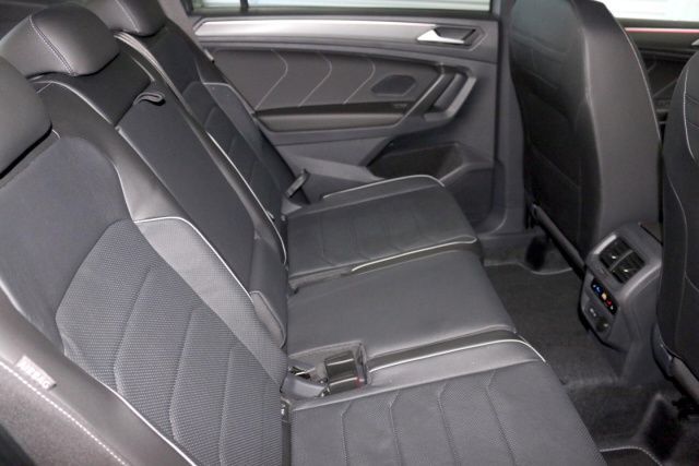 Fahrzeugabbildung Volkswagen Tiguan Allspace R-Line 2.0 TDI DSG 4x4 AHK Leder