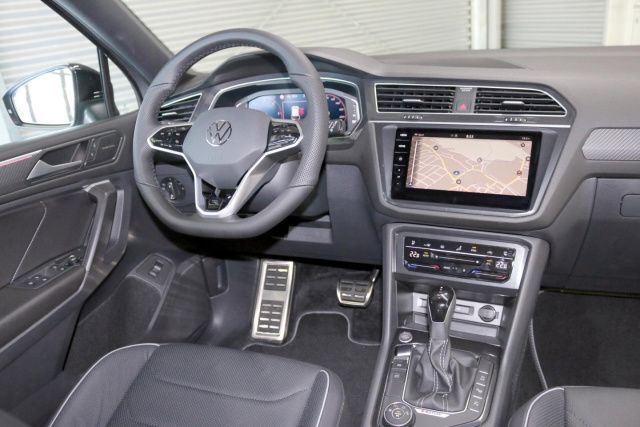 Fahrzeugabbildung Volkswagen Tiguan Allspace R-Line 2.0 TDI DSG 4x4 AHK Leder