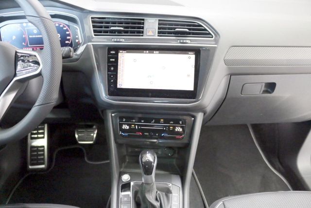 Fahrzeugabbildung Volkswagen Tiguan Allspace R-Line 2.0 TDI DSG 4x4 AHK Leder