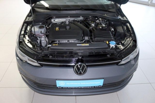 Fahrzeugabbildung Volkswagen Golf VIII Variant Life 1.5 TSI Navi LED Kamera