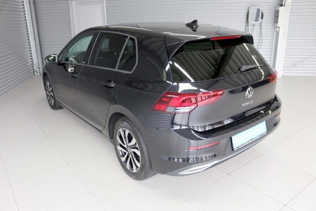 Fahrzeugabbildung Volkswagen Golf VIII Active 1.5 TSI Standheizung LED Navi