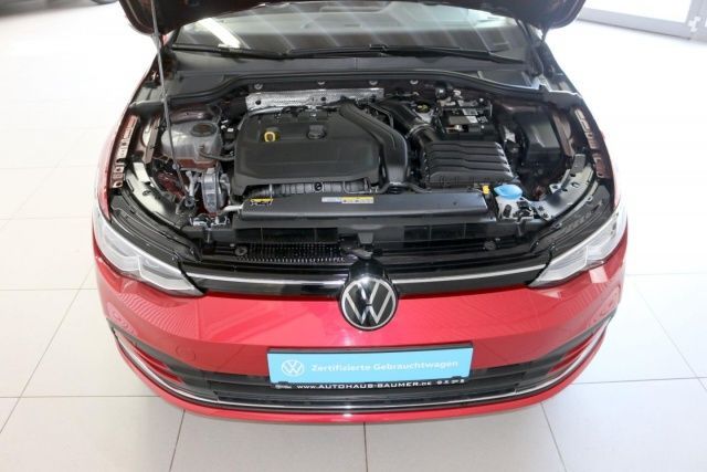 Fahrzeugabbildung Volkswagen Golf VIII Variant Move 1.5 TSI LED Navi Kamera
