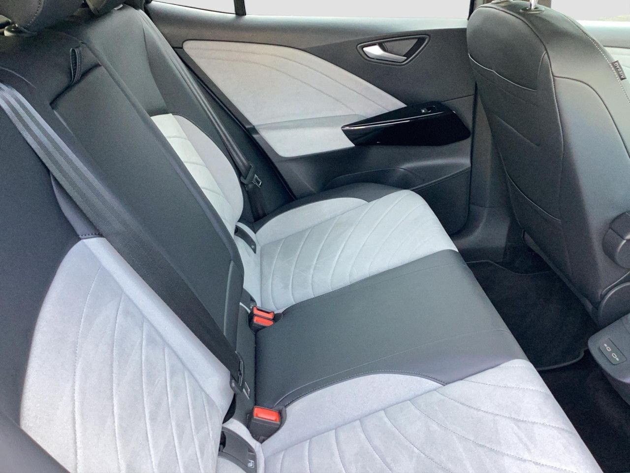 Fahrzeugabbildung Volkswagen ID.3 MOVE Pro 62 kWh ergoActive Kamera Navi LED