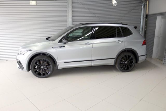 Fahrzeugabbildung Volkswagen Tiguan Allspace R-Line 2.0 TSI DSG 4x4 AHK Navi