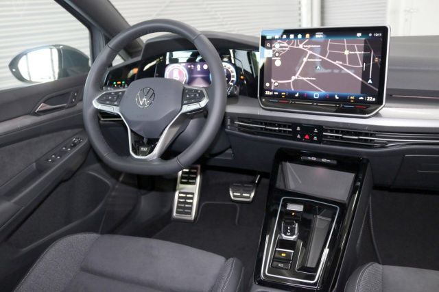 Fahrzeugabbildung Volkswagen Golf EDITION 50 1.5 l eTSI OPF 110 kW (150 PS)