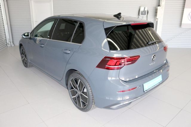 Fahrzeugabbildung Volkswagen Golf EDITION 50 1.5 l eTSI OPF 110 kW (150 PS)