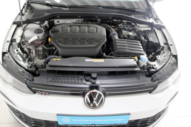 Fahrzeugabbildung Volkswagen Golf VIII GTI 2.0 TSI DSG LED Navi PANO Kamera