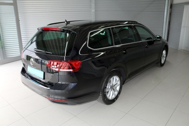 Fahrzeugabbildung Volkswagen Passat Variant Business 1.5 TSI DSG AHK Navi LED