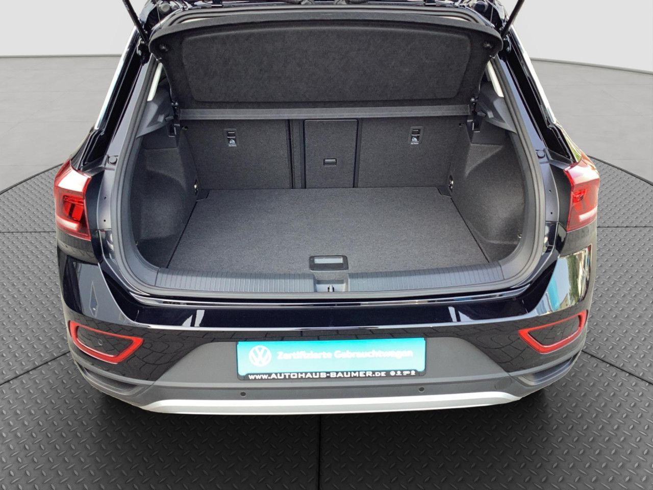 Fahrzeugabbildung Volkswagen T-Roc Life Goal 1.5 TSI DSG Kamera LED-Plus Navi
