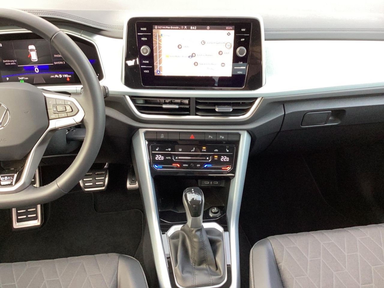 Fahrzeugabbildung Volkswagen T-Roc Life Goal 1.5 TSI DSG Kamera LED-Plus Navi