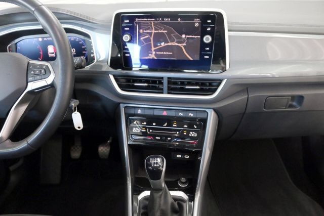 Fahrzeugabbildung Volkswagen T-ROC Style 1.5 TSI LED Navi Dig.Cockpit Klima