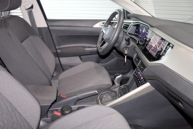 Fahrzeugabbildung Volkswagen Polo MOVE 1.0 TSI Navi LED Dig.Cockpit PDC SHZ