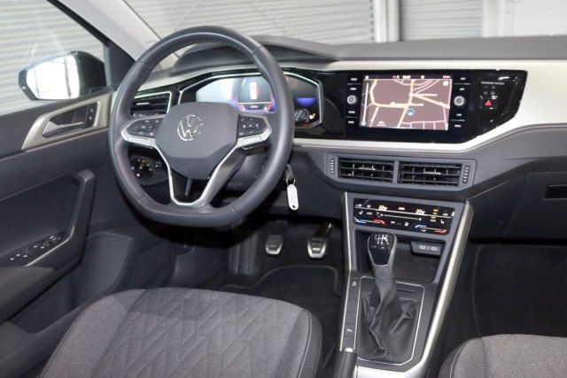 Fahrzeugabbildung Volkswagen Polo MOVE 1.0 TSI Navi LED Dig.Cockpit PDC SHZ