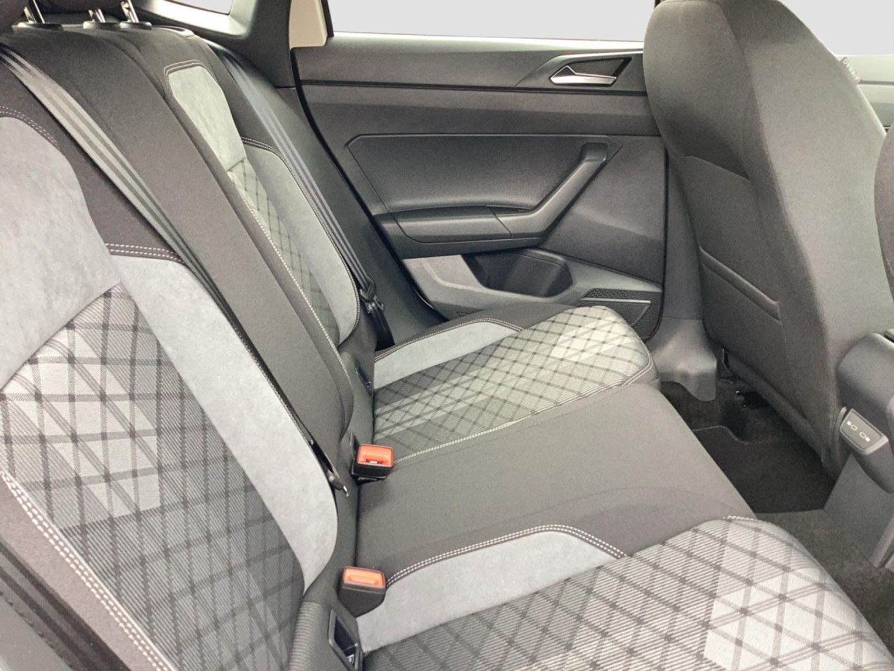 Fahrzeugabbildung Volkswagen Polo R-Line 1.0 TSI Navi Kamera RoofPack LED