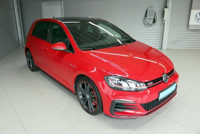 Fahrzeugabbildung Volkswagen Golf VII GTI Performance 2.0 TSI AHK Panorama