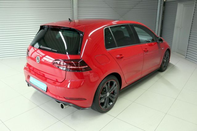 Fahrzeugabbildung Volkswagen Golf VII GTI Performance 2.0 TSI AHK Panorama