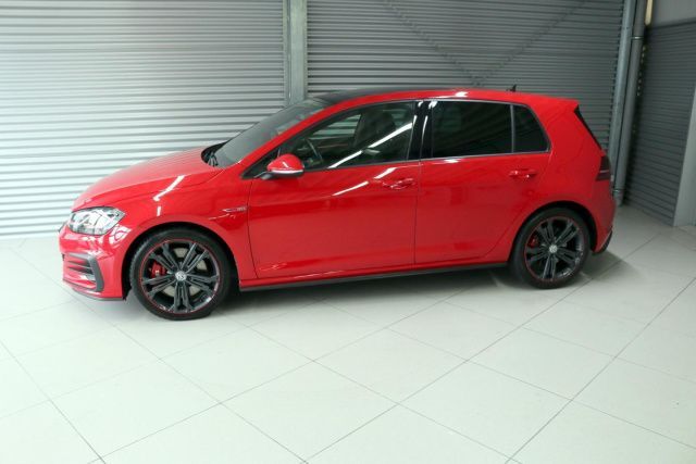 Fahrzeugabbildung Volkswagen Golf VII GTI Performance 2.0 TSI AHK Panorama