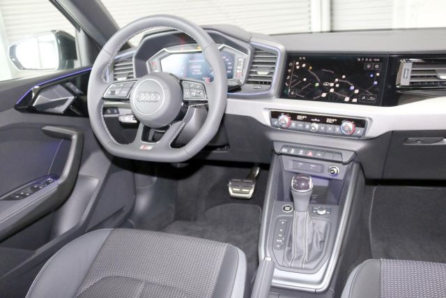 Fahrzeugabbildung Audi A1 35 TFSI S-line Allstreet Navi LED Kamera