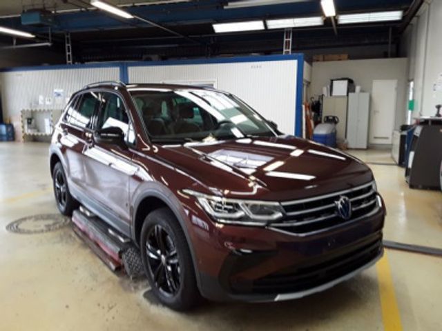 Fahrzeugabbildung Volkswagen Tiguan MOVE 1.5 TSI Navi LED ParkAssist ACC