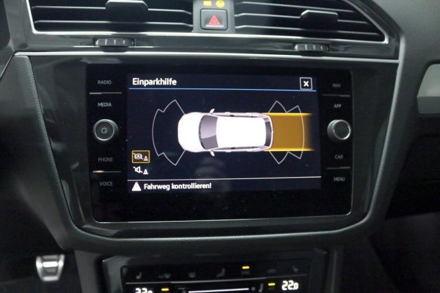 Fahrzeugabbildung Volkswagen Tiguan MOVE 1.5 TSI Navi LED ParkAssist ACC