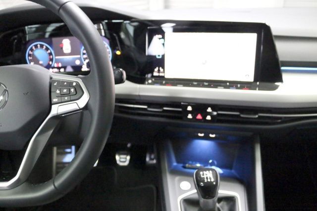 Fahrzeugabbildung Volkswagen Golf Variant MOVE 1.5 TSI Navi LED Dig.Cockpit