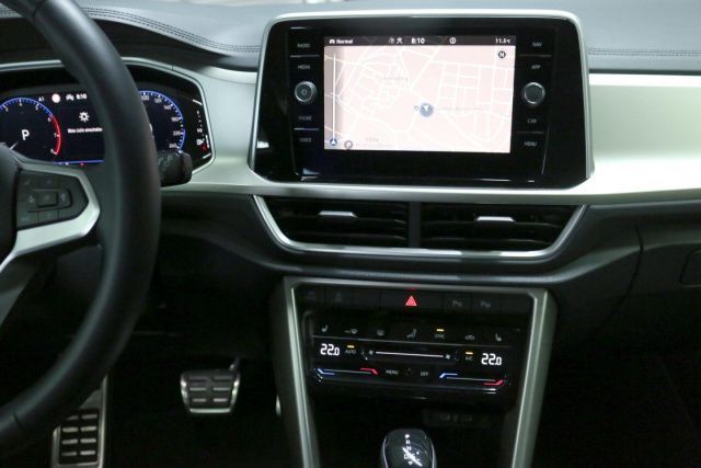 Fahrzeugabbildung Volkswagen T-ROC MOVE 1.5 TSI DSG Navi LED Dig.Cockpit