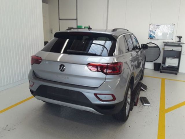 Fahrzeugabbildung Volkswagen T-ROC MOVE 1.5 TSI Navi IQ.Light Dig.Cockpit LED