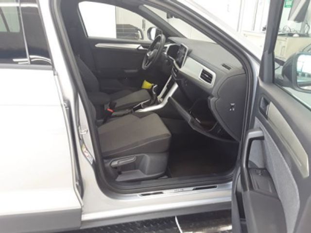 Fahrzeugabbildung Volkswagen T-ROC MOVE 1.5 TSI Navi IQ.Light Dig.Cockpit LED