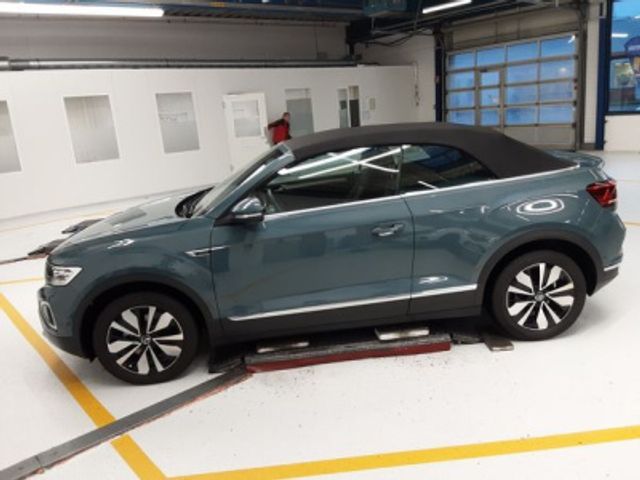 Fahrzeugabbildung Volkswagen T-Roc Cabriolet MOVE 1.5 TSI DSG Navi LED Kamera