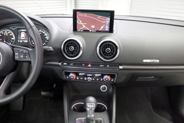 Fahrzeugabbildung Audi A3 Sportback 40 e-tron S tronic LED Navi SHZ PDC