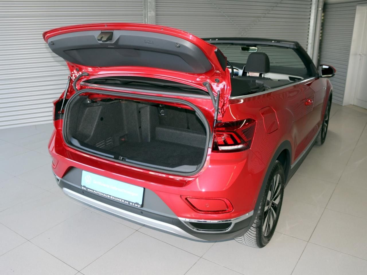 Fahrzeugabbildung Volkswagen T-Roc Cabriolet MOVE 1.5 TSI DSG LED Navi Klima