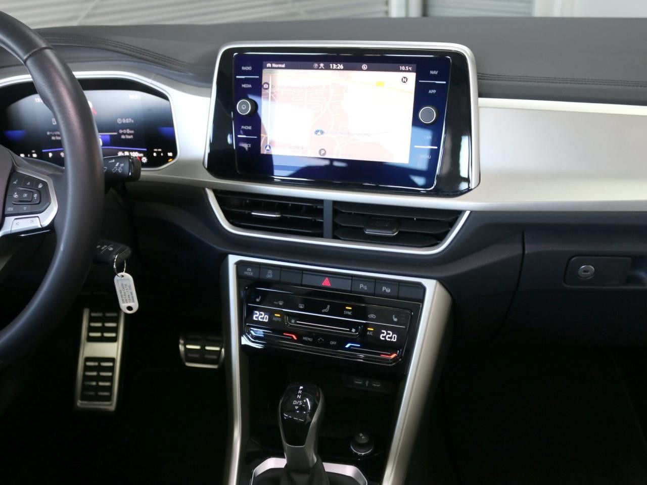 Fahrzeugabbildung Volkswagen T-Roc Cabriolet MOVE 1.5 TSI DSG LED Navi Klima