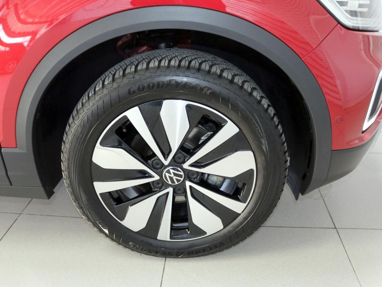 Fahrzeugabbildung Volkswagen T-Roc Cabriolet MOVE 1.5 TSI DSG LED Navi Klima