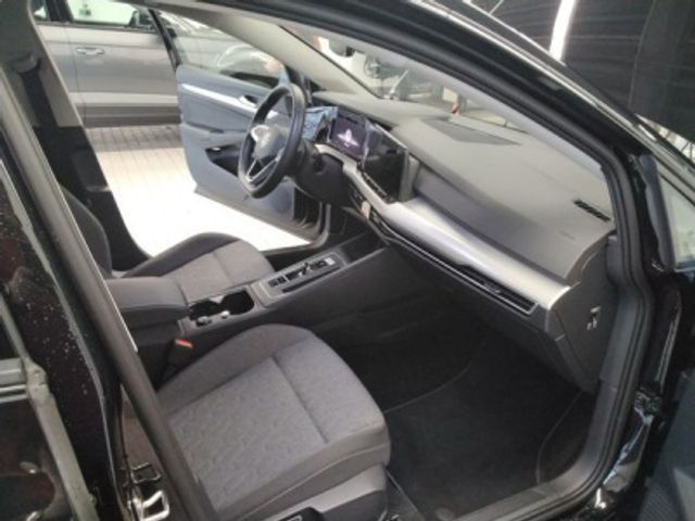 Fahrzeugabbildung Volkswagen Golf VIII MOVE 2.0 TDI DSG Navi LED Kamera ACC