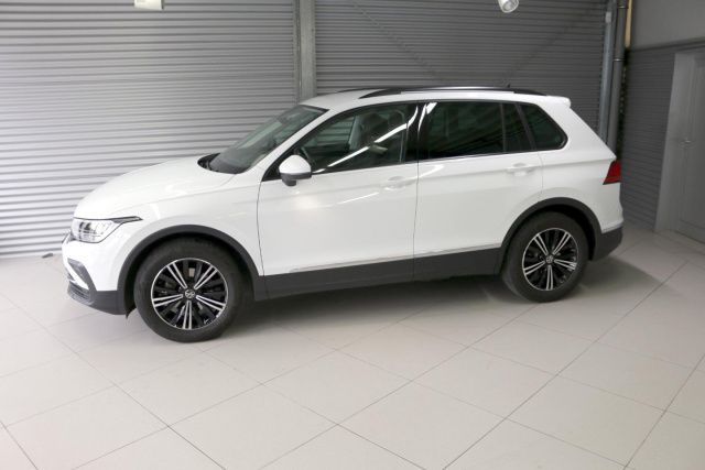 Fahrzeugabbildung Volkswagen Tiguan Life 1.5 TSI DSG LED Navi SHZ Alu 18 Zoll