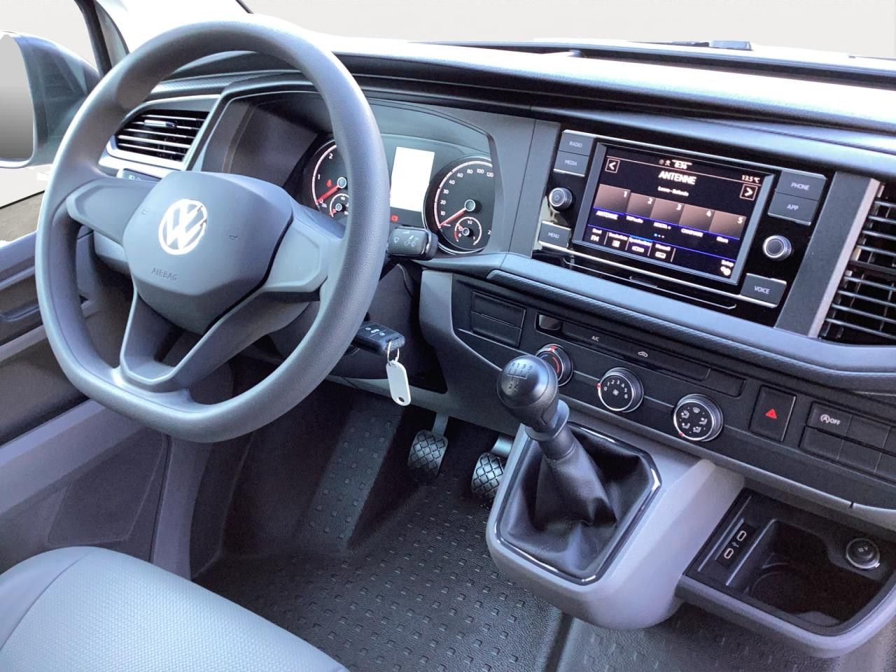 Fahrzeugabbildung Volkswagen T6.1 Kasten LR 2.0 TDI Kamera Klima langer ZV