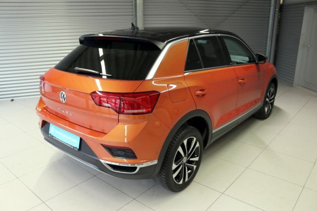 Fahrzeugabbildung Volkswagen T-ROC IQ.DRIVE 1.5 TSI Standheizung LED Navi SHZ