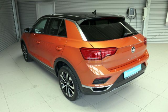 Fahrzeugabbildung Volkswagen T-ROC IQ.DRIVE 1.5 TSI Standheizung LED Navi SHZ