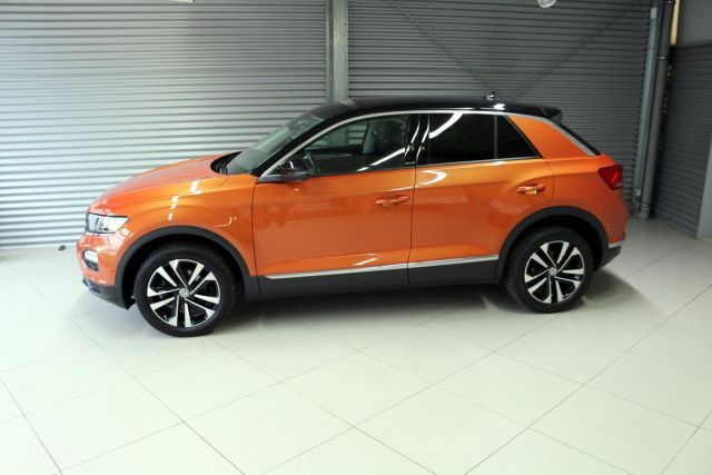 Fahrzeugabbildung Volkswagen T-ROC IQ.DRIVE 1.5 TSI Standheizung LED Navi SHZ