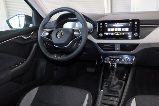 Fahrzeugabbildung SKODA Kamiq Selection 1.0 TSI DSG LED Kamera Bluetooth