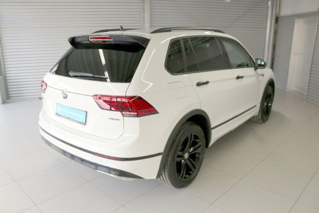 Fahrzeugabbildung Volkswagen Tiguan Highline 2.0 TSI DSG AHK LED Navi el.