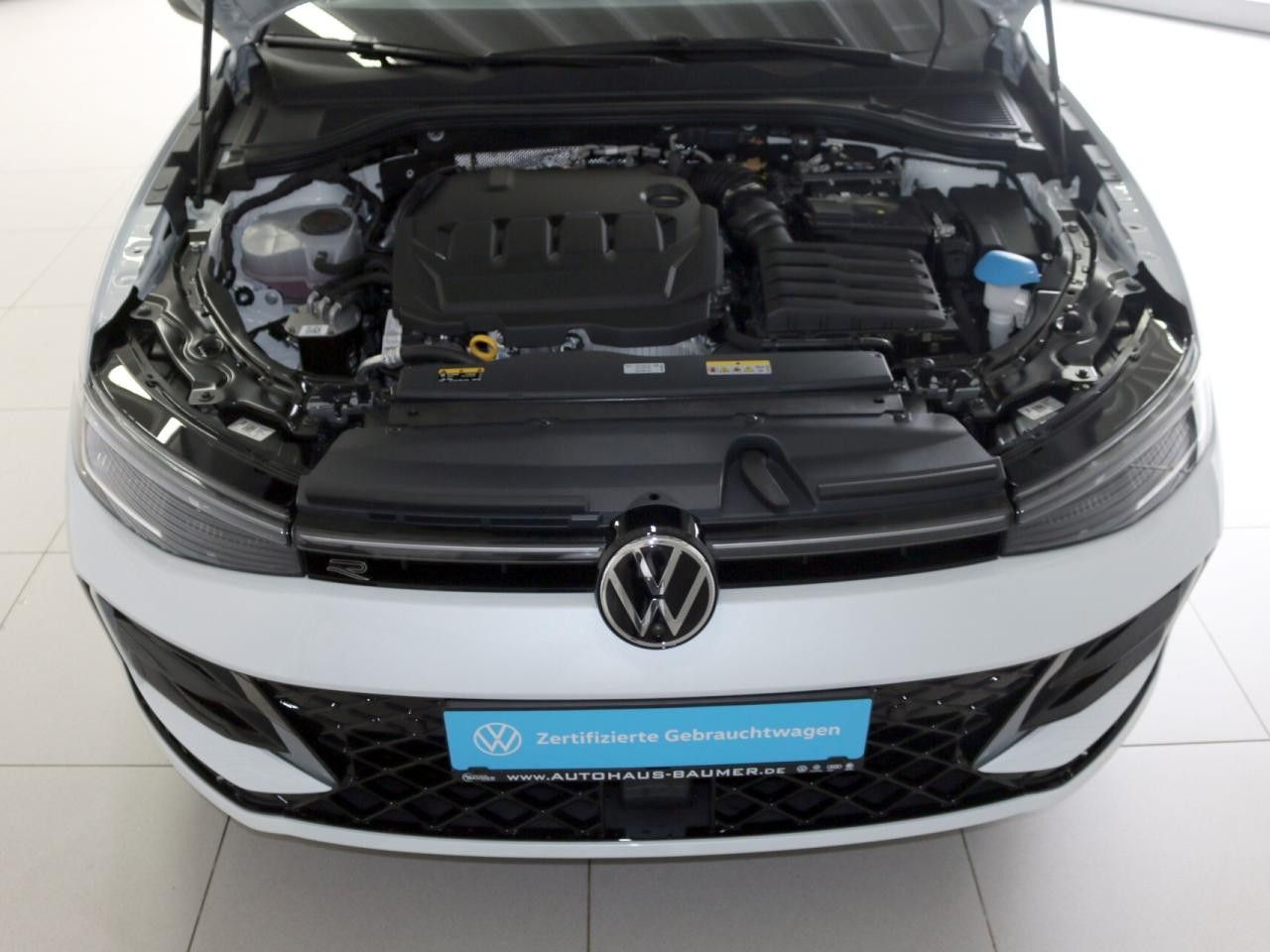 Fahrzeugabbildung Volkswagen Passat Variant R-Line 2.0 TDI DSG Black-Style